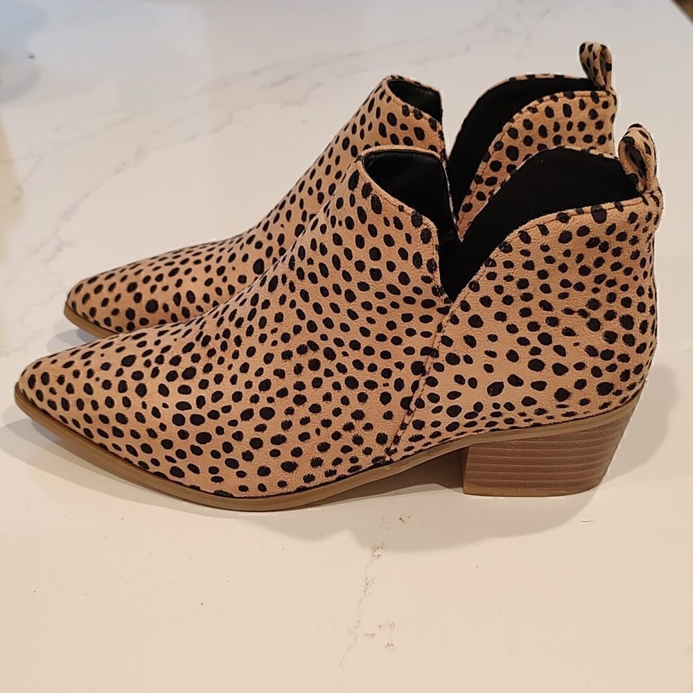 Cheetah Print Slip On Ankle Boots Size 7